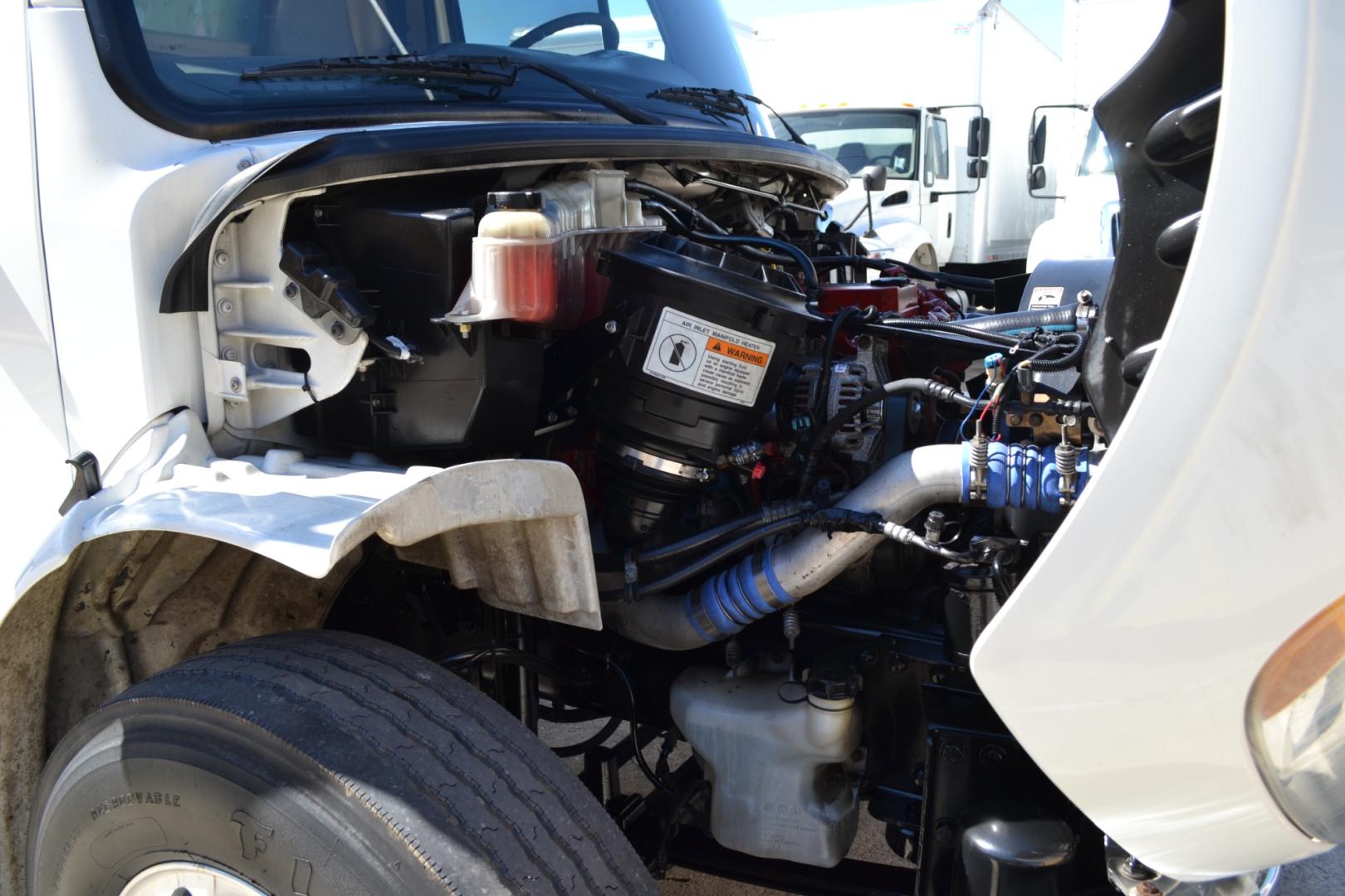 2012 WHITE /GRAY FREIGHTLINER M2-106 with an CUMMINS ISB 6.7L 220HP engine, ALLISON 2100HS AUTOMATIC transmission, located at 9172 North Fwy, Houston, TX, 77037, (713) 910-6868, 29.887470, -95.411903 - Photo#13